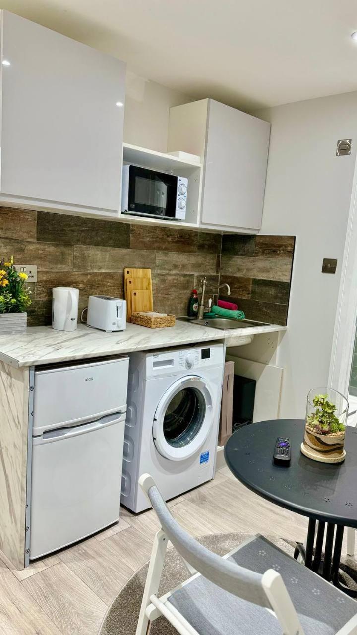 Guest&Rest Elite 2 Apartment Лондон Екстериор снимка