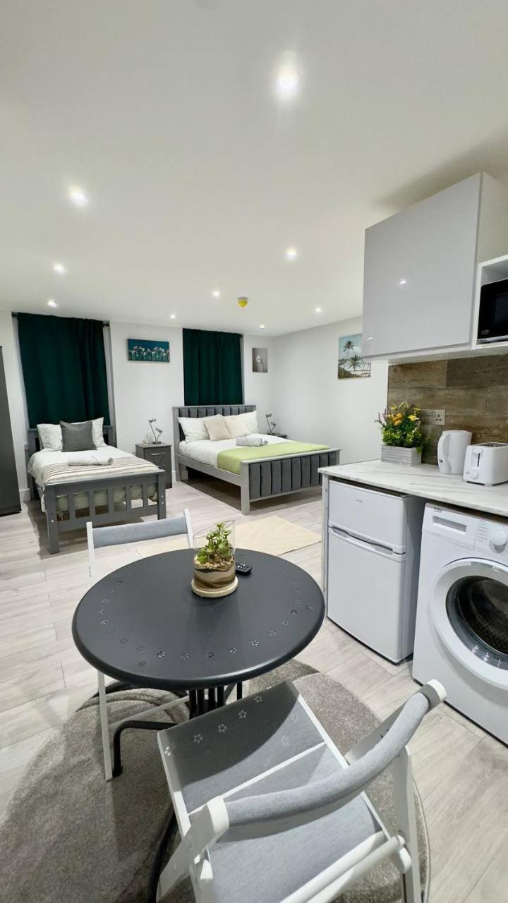 Guest&Rest Elite 2 Apartment Лондон Екстериор снимка
