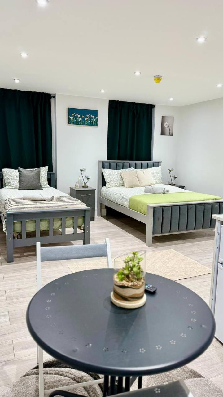 Guest&Rest Elite 2 Apartment Лондон Екстериор снимка